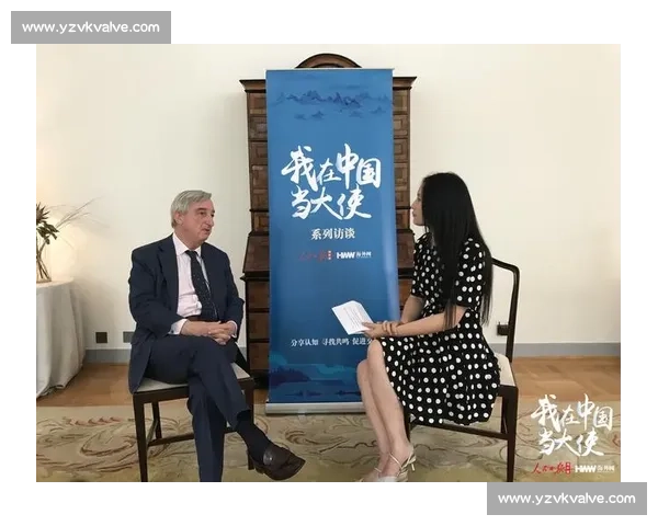 西班牙街头随机采访中国游客后全场反应出乎意料看完沉默了 西班牙街头随机采访中国游客后全场反应出乎意料看完沉默了